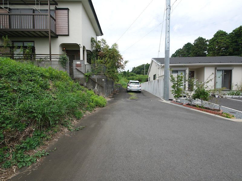 大沼町２丁目１１１番 現地写真（前面道路含む現地写真）