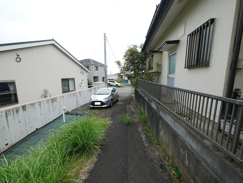 大沼町２丁目１１１番 現地写真（前面道路含む現地写真）