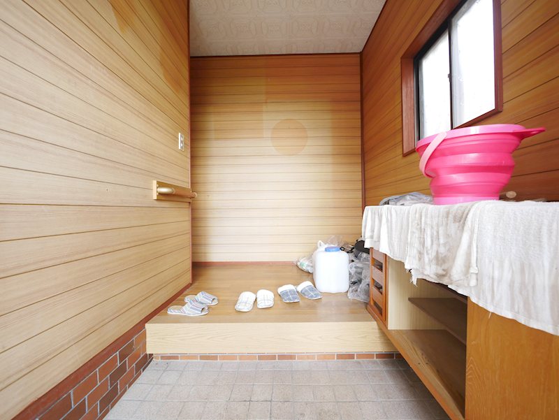 高鈴町５丁目３３６番 現地写真（玄関）