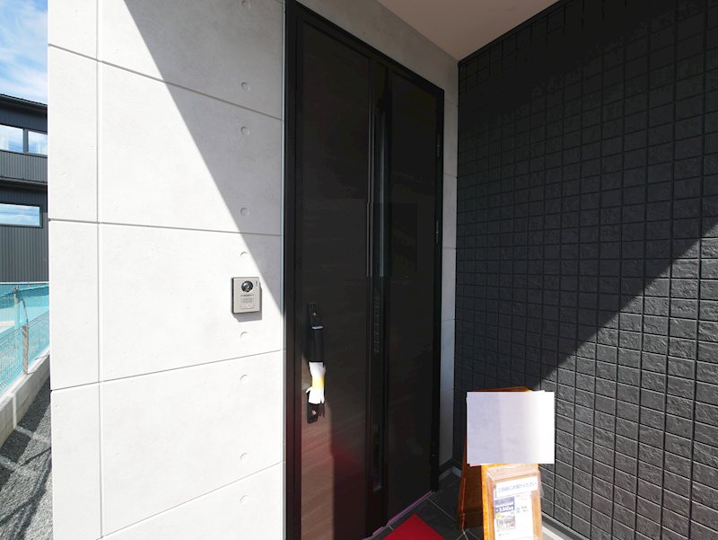常陸太田市内堀町３５５９番４、３５６０番２ 現地写真（玄関）
