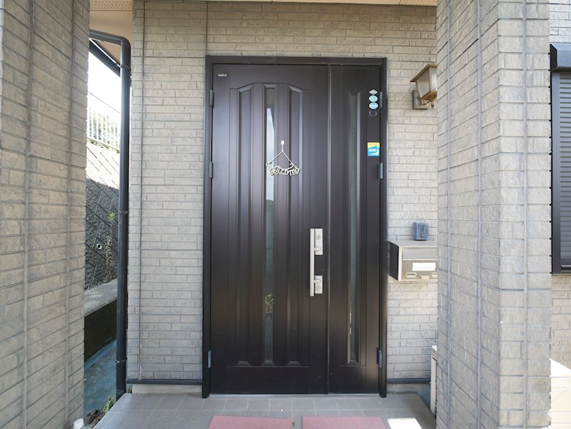 石名坂町１丁目７７９番７９、７７９番８６、７７９番８１ 現地写真（玄関）