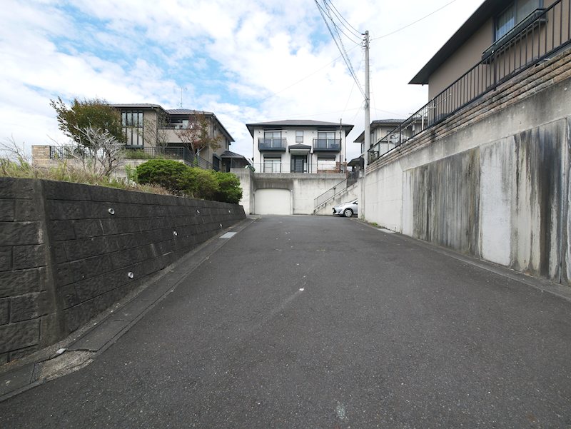 石名坂町１丁目７７９番７９、７７９番８６、７７９番８１ 現地写真（前面道路含む現地写真）