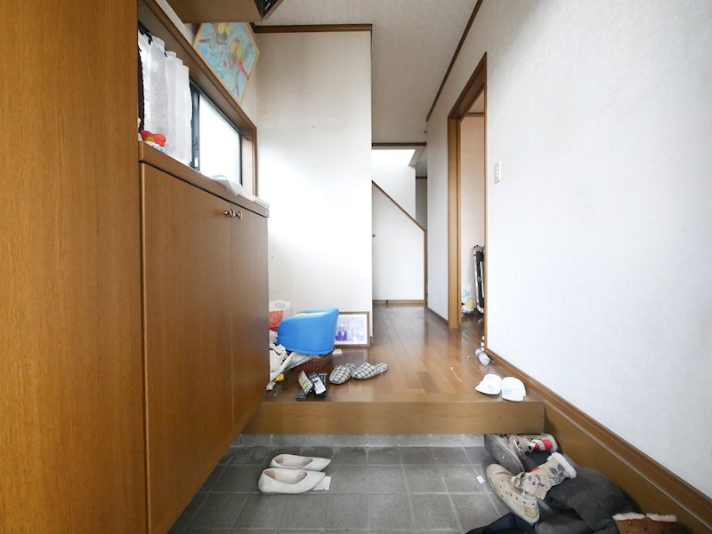 石名坂町１丁目７７９番７９、７７９番８６、７７９番８１ 現地写真（玄関）