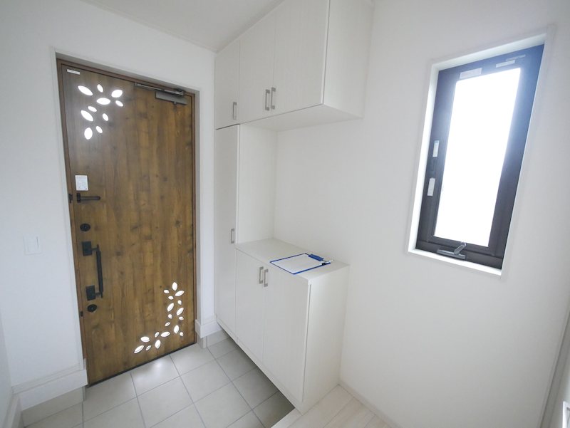 高萩市高浜町２丁目１３７番２ 現地写真（玄関）