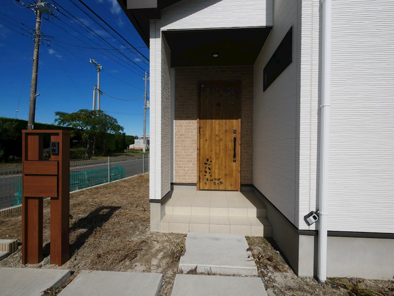 高萩市高浜町２丁目１３７番２ 現地写真（玄関）