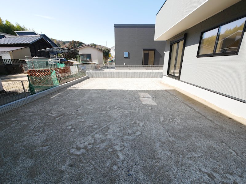 滑川本町２丁目　３期　２号棟 現地写真（庭）