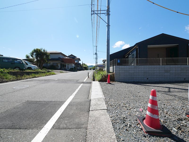 高萩市高萩７期　１号棟 現地写真（前面道路含む現地写真）