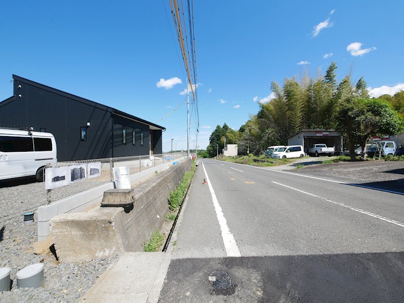 高萩市高萩７期　１号棟 現地写真（前面道路含む現地写真）