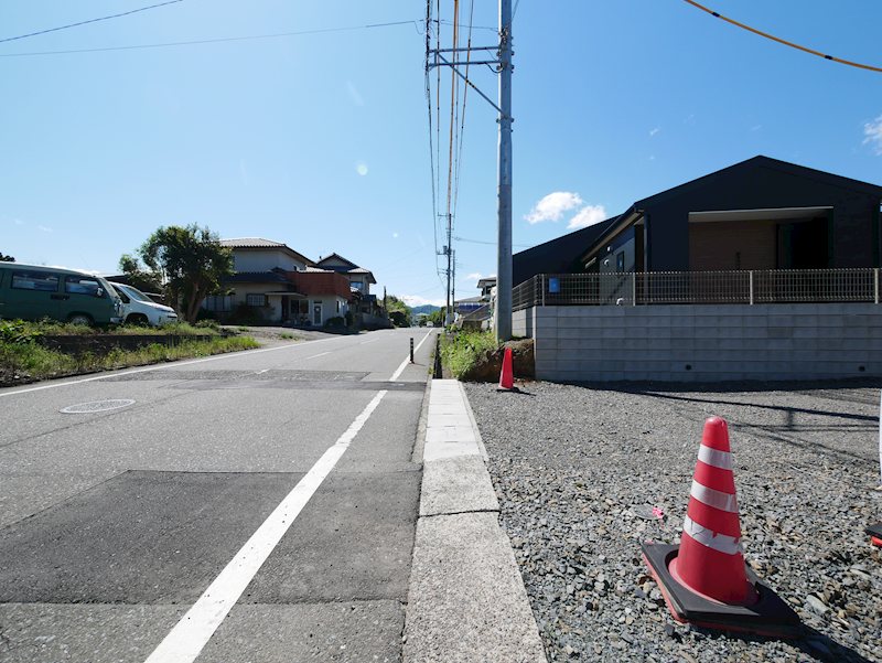 高萩市高萩７期　４号棟 現地写真（前面道路含む現地写真）