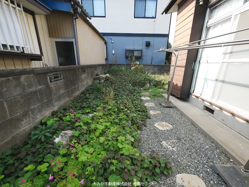 東大沼町２丁目４９７番 現地写真（庭）