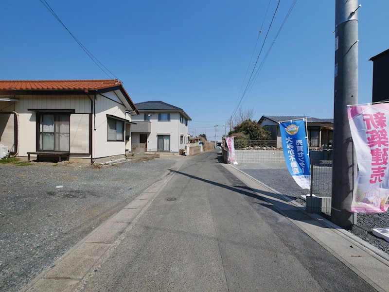 東大沼町１丁目　第１　２号棟 現地写真（前面道路含む現地写真）