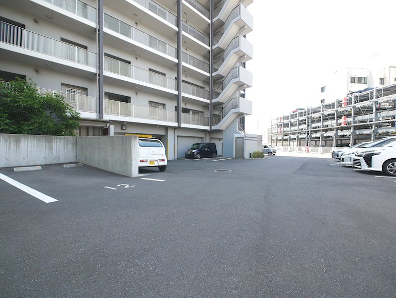 アネージュ大みかグラスタ　１１階 共用部写真（駐車場）
