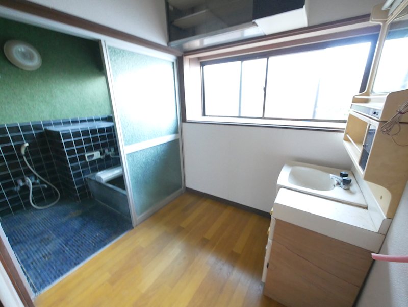 滑川本町１丁目１６８番 内観写真（洗面台・洗面所）