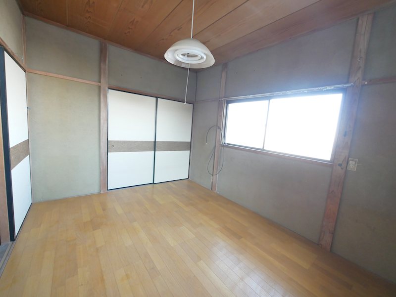 滑川本町１丁目１６８番 内観写真（リビング以外の居室）