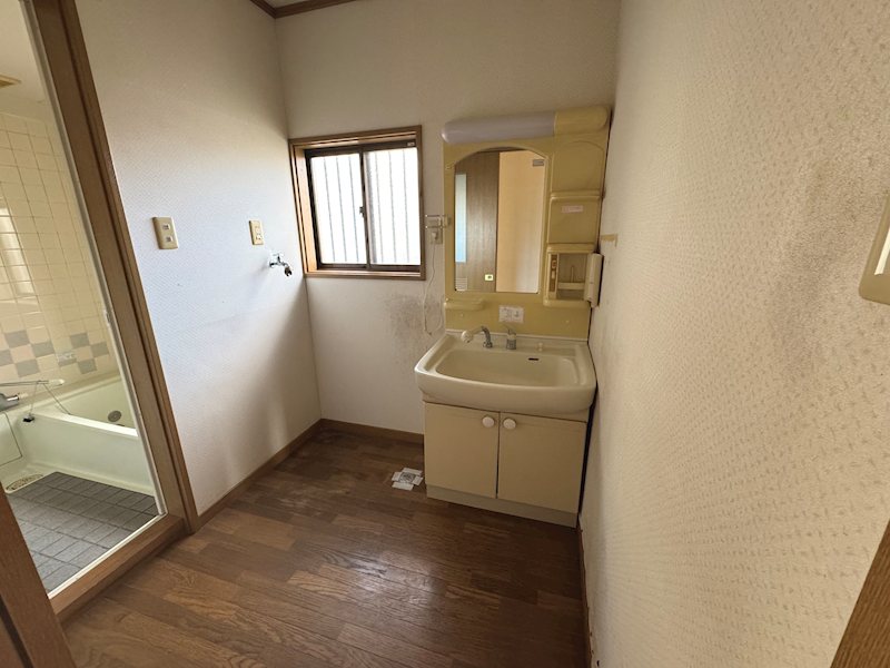 かみあい町２丁目３６番２００ 内観写真（洗面台・洗面所）