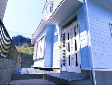 宮田町１丁目１０番 現地写真（玄関）