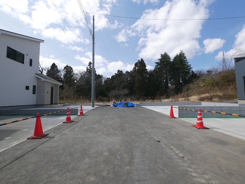 西成沢町２丁目　１２号棟 現地写真（前面道路含む現地写真）