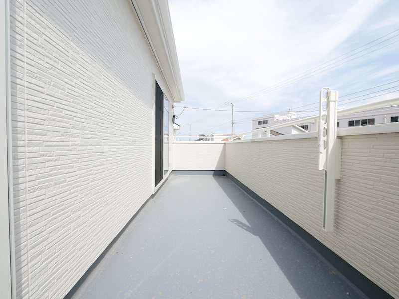 西成沢町２丁目　１２号棟 現地写真（バルコニー）