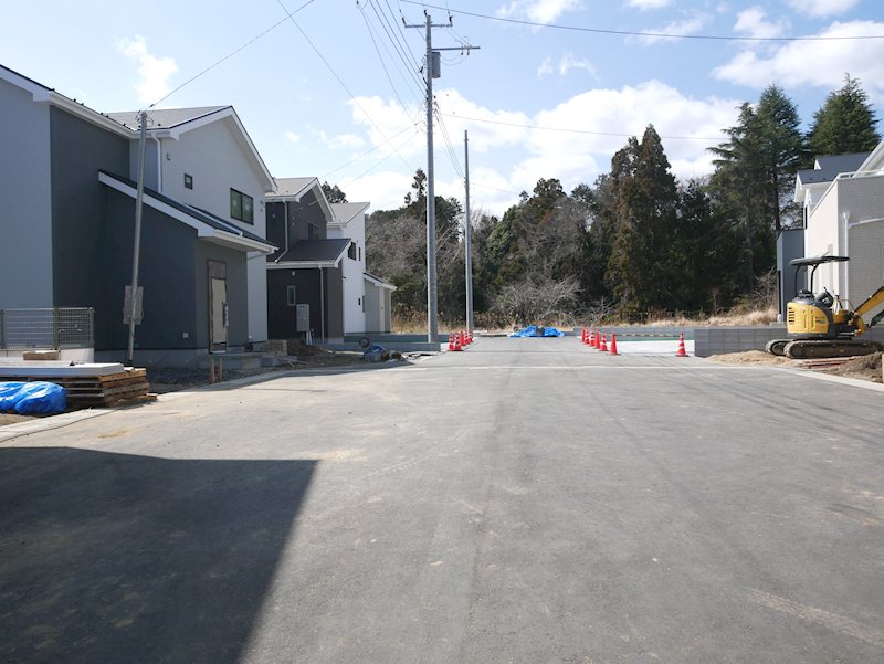 西成沢町２丁目　１３号棟 現地写真（前面道路含む現地写真）