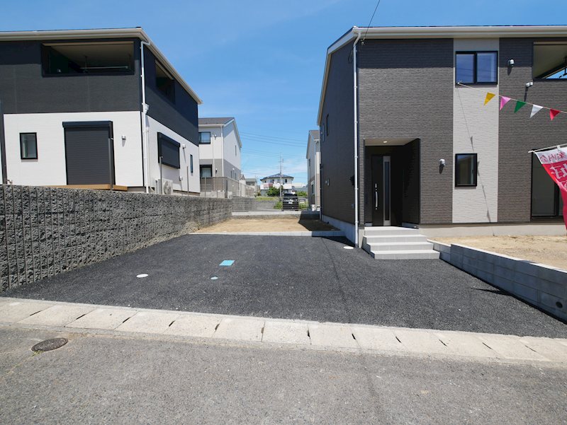 那珂郡東海村村松　第６　１号棟 現地写真（駐車場）