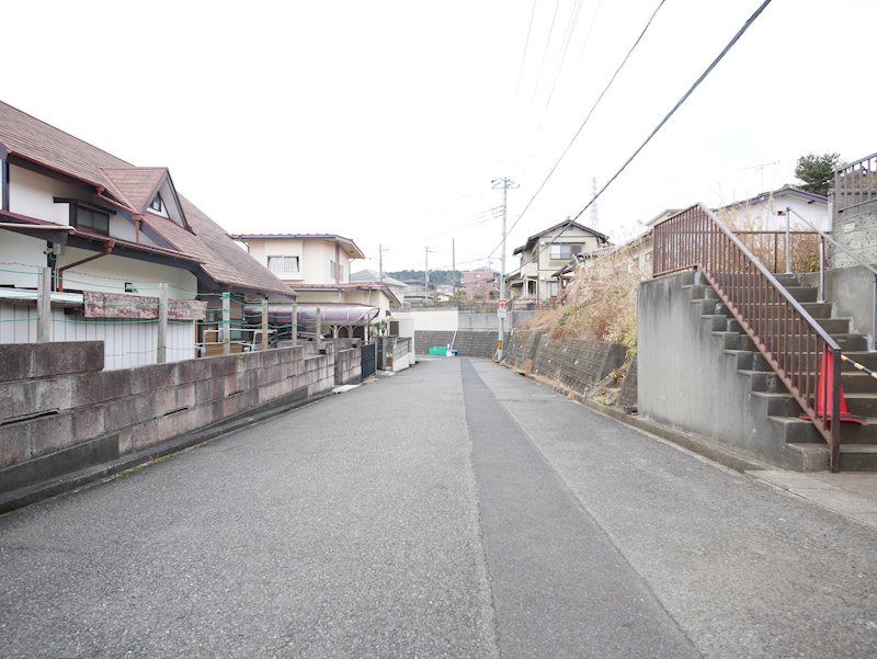 西成沢町２丁目１７３番 現地写真（前面道路含む現地写真）