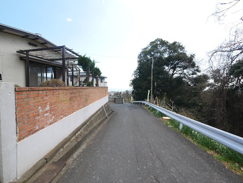 西成沢町１丁目８０番 現地写真（前面道路含む現地写真）