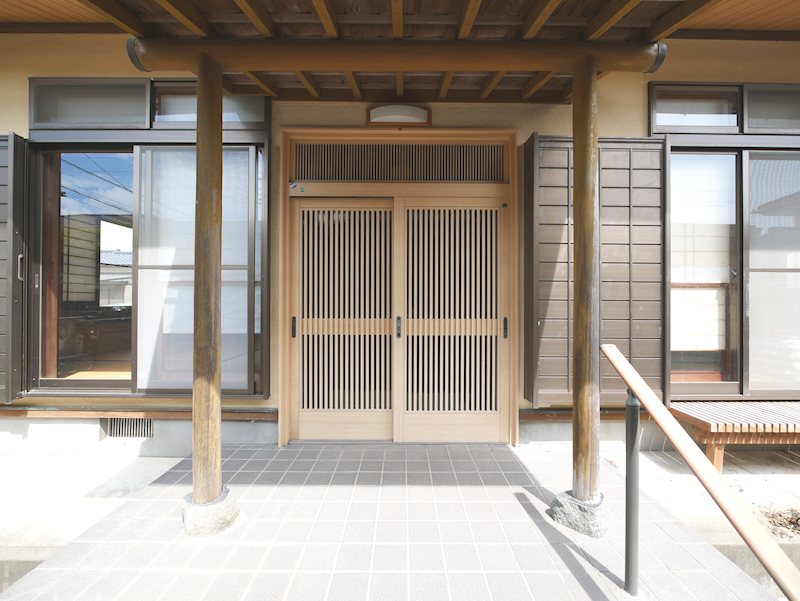 石名坂町１丁目１６１番３１他 現地写真（玄関）