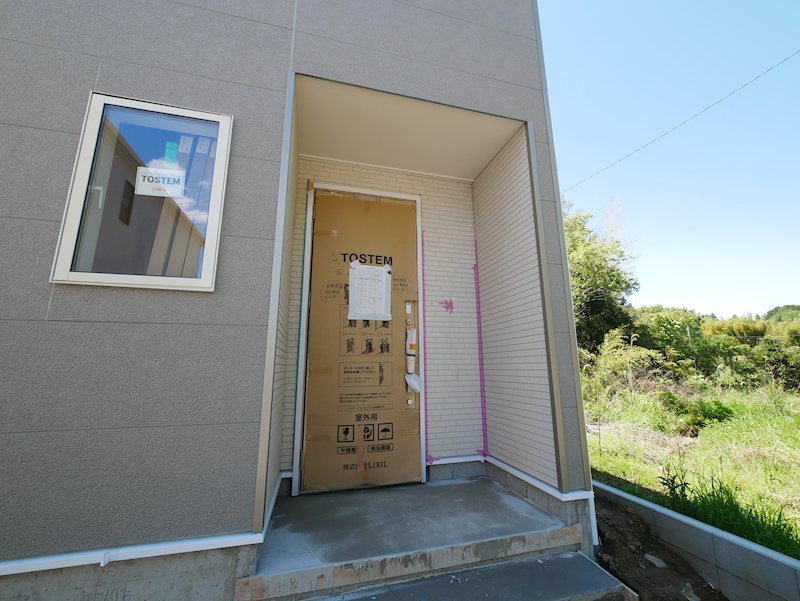 高萩市高萩　第２　１号棟 現地写真（玄関）