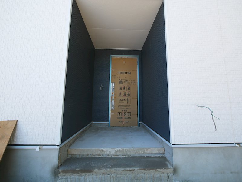高萩市高萩　第２　２号棟 現地写真（玄関）