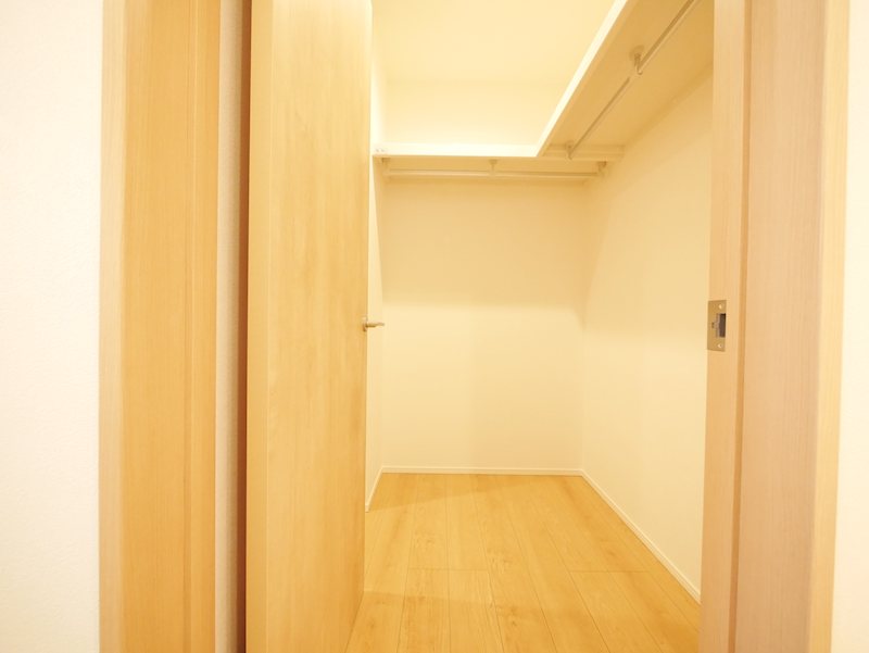 東金沢町１丁目　２号棟 内観写真（収納）