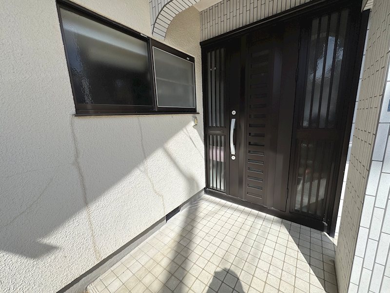 東多賀町５丁目２９４番 現地写真（玄関）