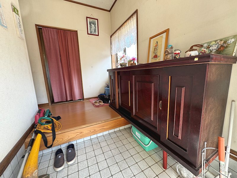 東多賀町５丁目２９４番 現地写真（玄関）