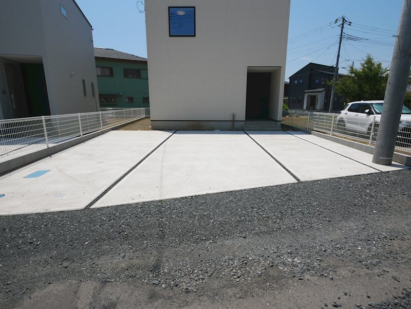 東金沢町１丁目　１号棟 現地写真（駐車場）
