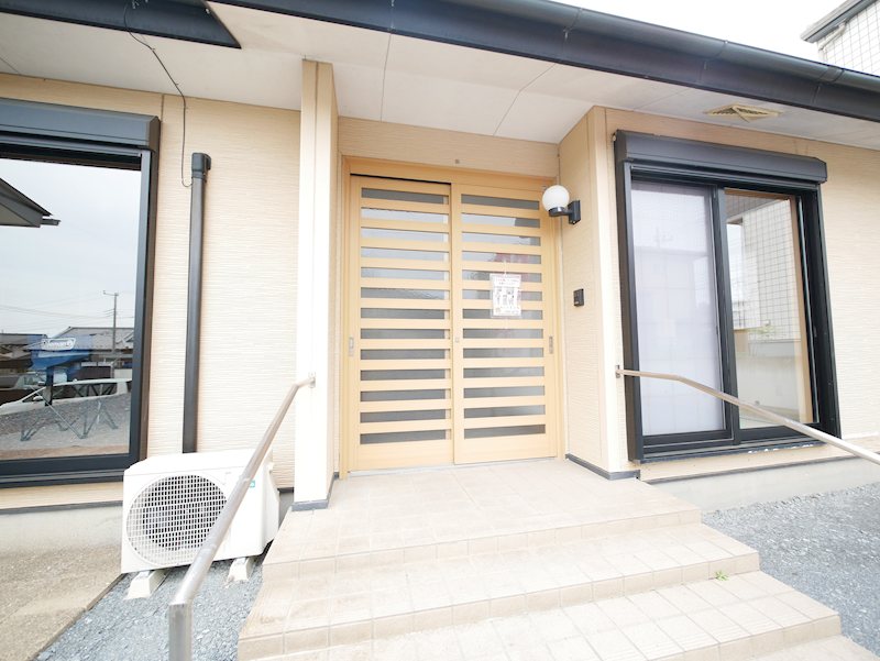 常陸太田市薬谷町２２１番３ 現地写真（玄関）