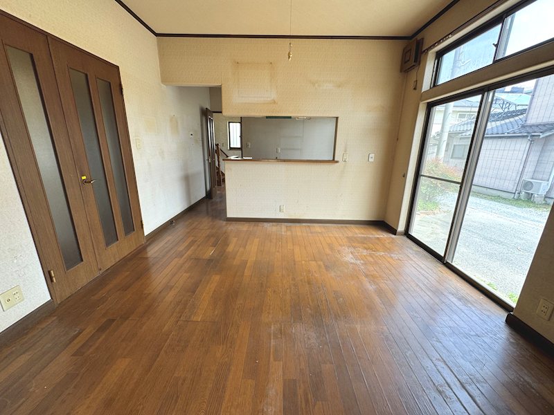 東大沼町１丁目７７番他 内観写真（リビング）