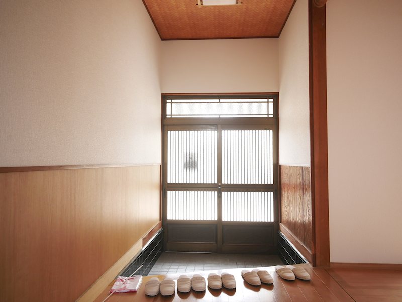 末広町３丁目１２６番２ 現地写真（玄関）