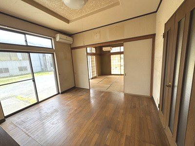 東大沼町１丁目７７番他 内観写真（リビング）