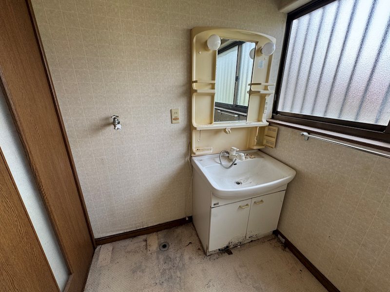 東大沼町１丁目７７番他 内観写真（洗面台・洗面所）
