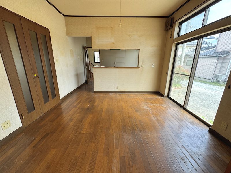 東大沼町１丁目７７番他 内観写真（リビング）
