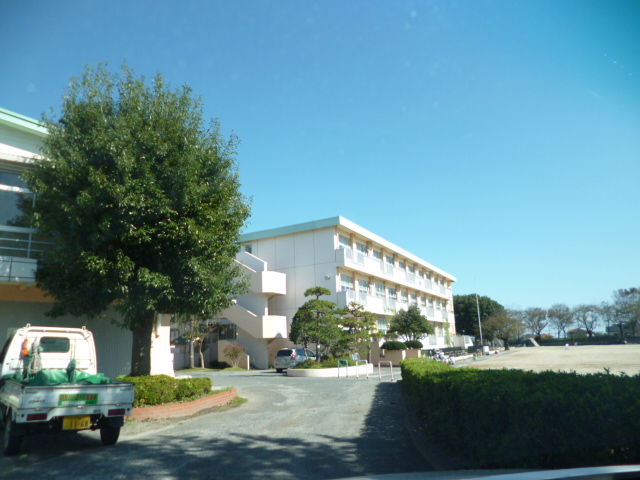 東大沼町１丁目７７番他 小学校