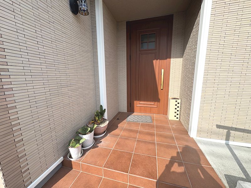 大沼町2丁目３４４番９、３４４番１０ 現地写真（玄関）