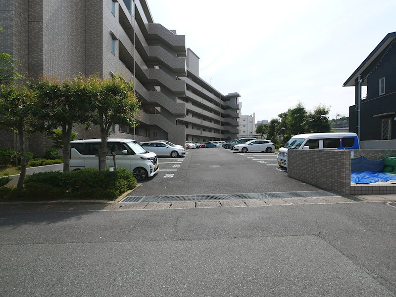 サーパス城南けやき通り　３階 共用部写真（駐車場）