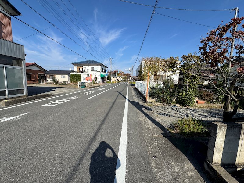 高崎市倉賀野町　土地 現地写真（前面道路含む現地写真）