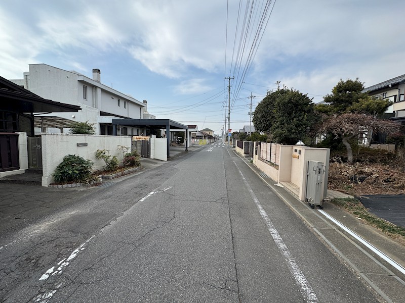 前橋市三俣町 中古住宅 現地写真（前面道路含む現地写真）
