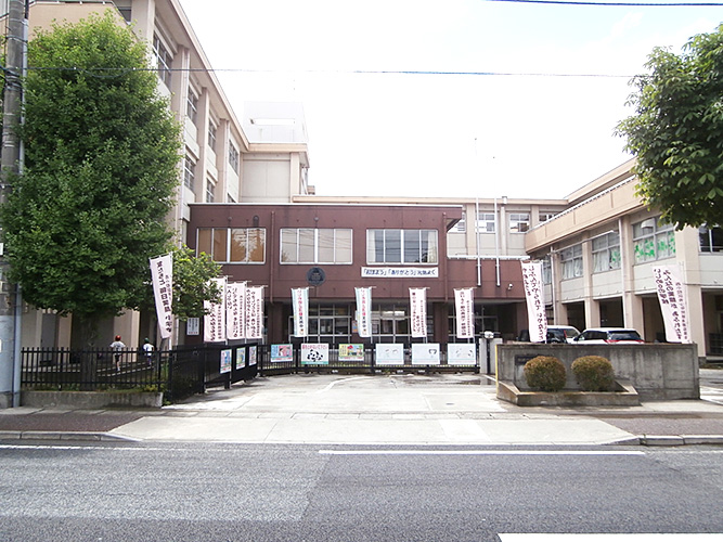 高崎市飯塚町　土地  小学校