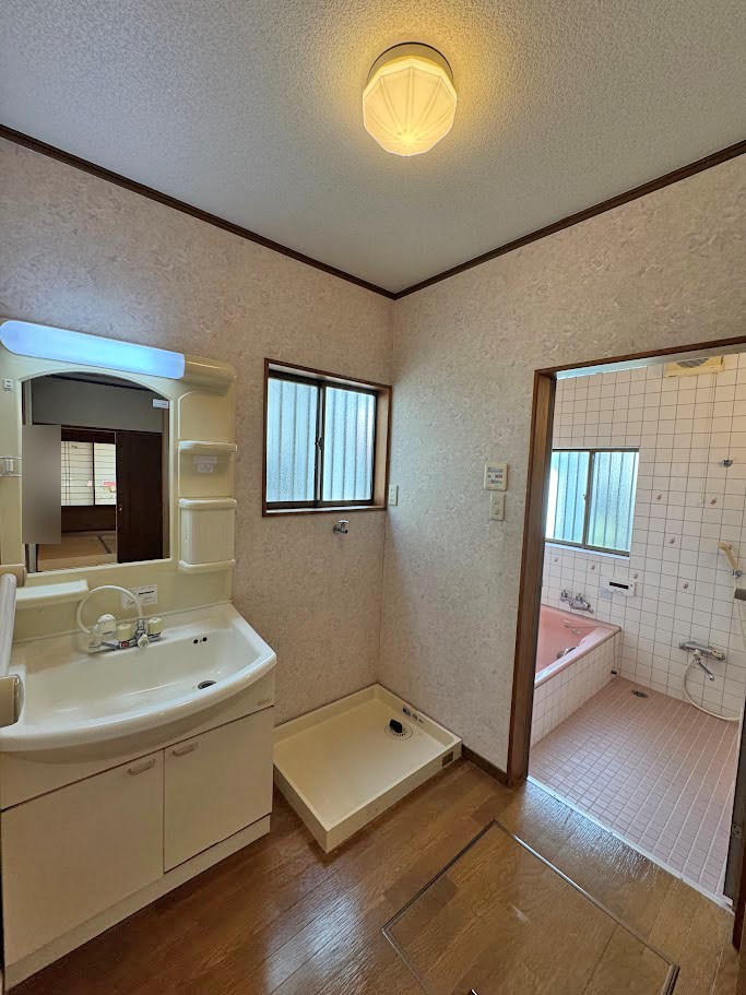 高崎市倉賀野町　中古住宅  内観写真（洗面台・洗面所）