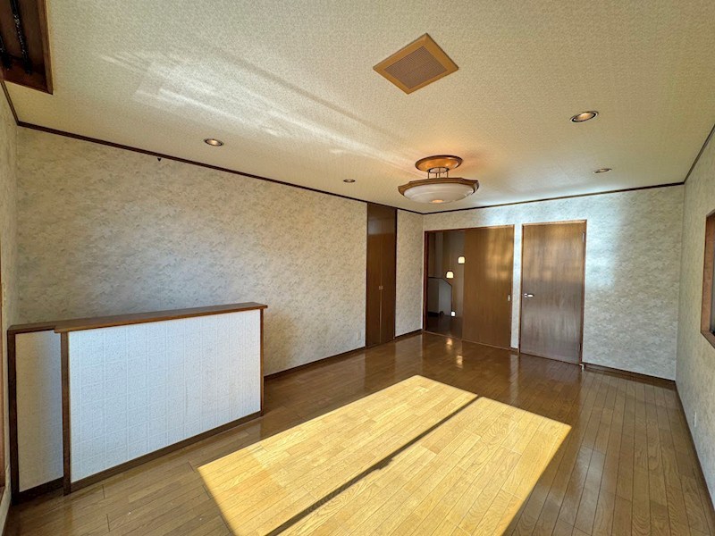 高崎市倉賀野町　中古住宅  内観写真（リビング以外の居室）