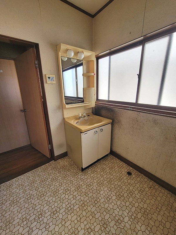 桐生市相生町　中古住宅 内観写真（洗面台・洗面所）