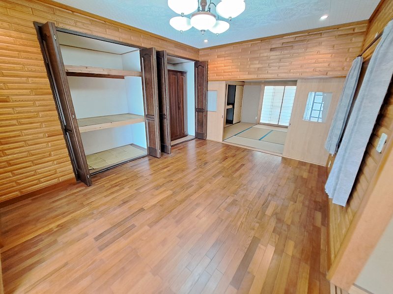 足利市野田町　中古住宅  内観写真（リビング以外の居室）