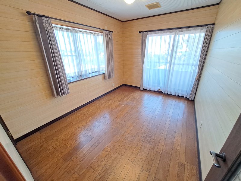 足利市野田町　中古住宅  内観写真（リビング以外の居室）